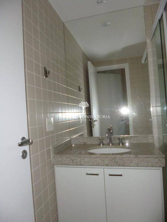 Apartamento para alugar com 4 quartos, 160m² - Foto 17