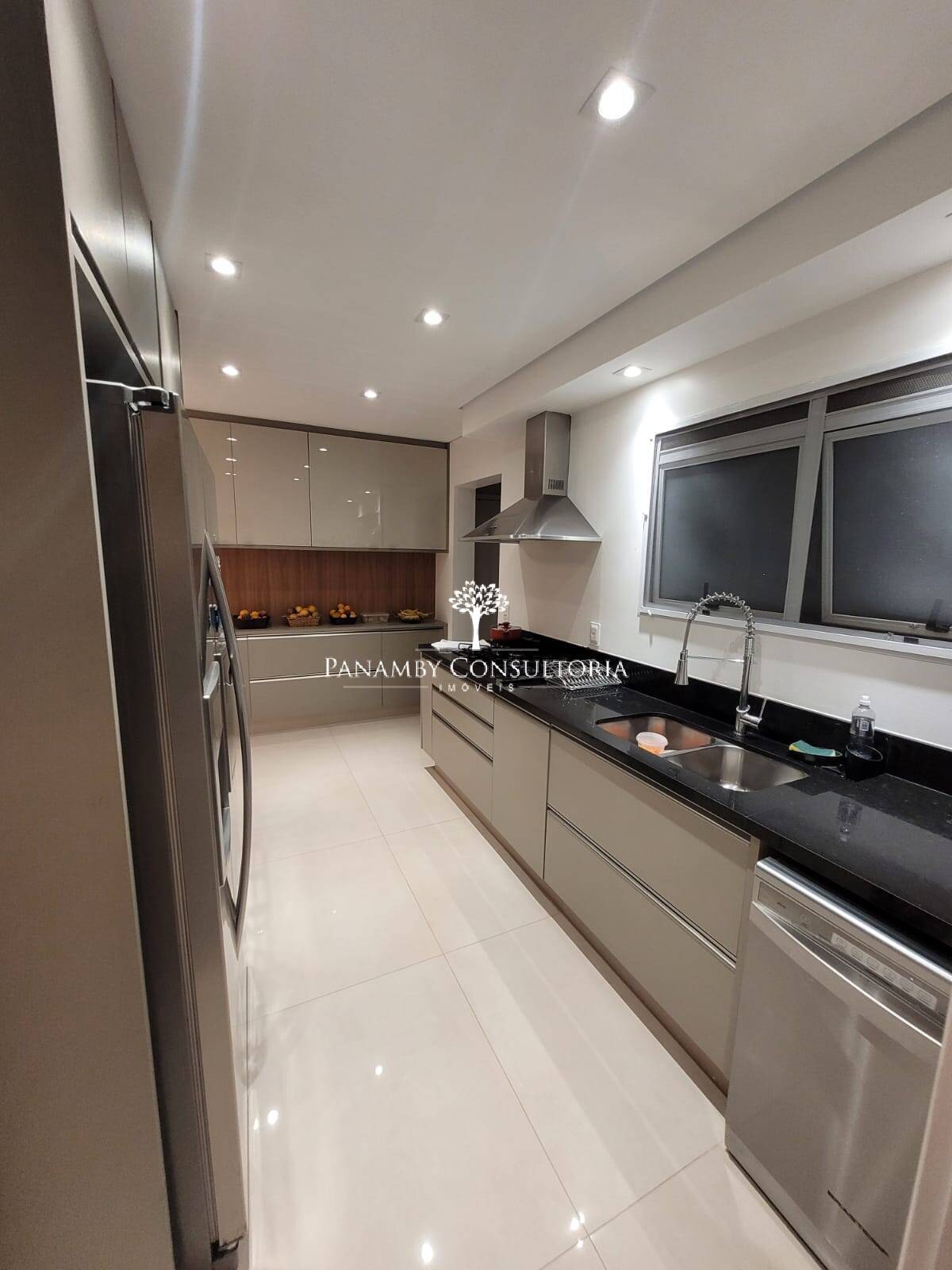Apartamento para alugar com 4 quartos, 270m² - Foto 14