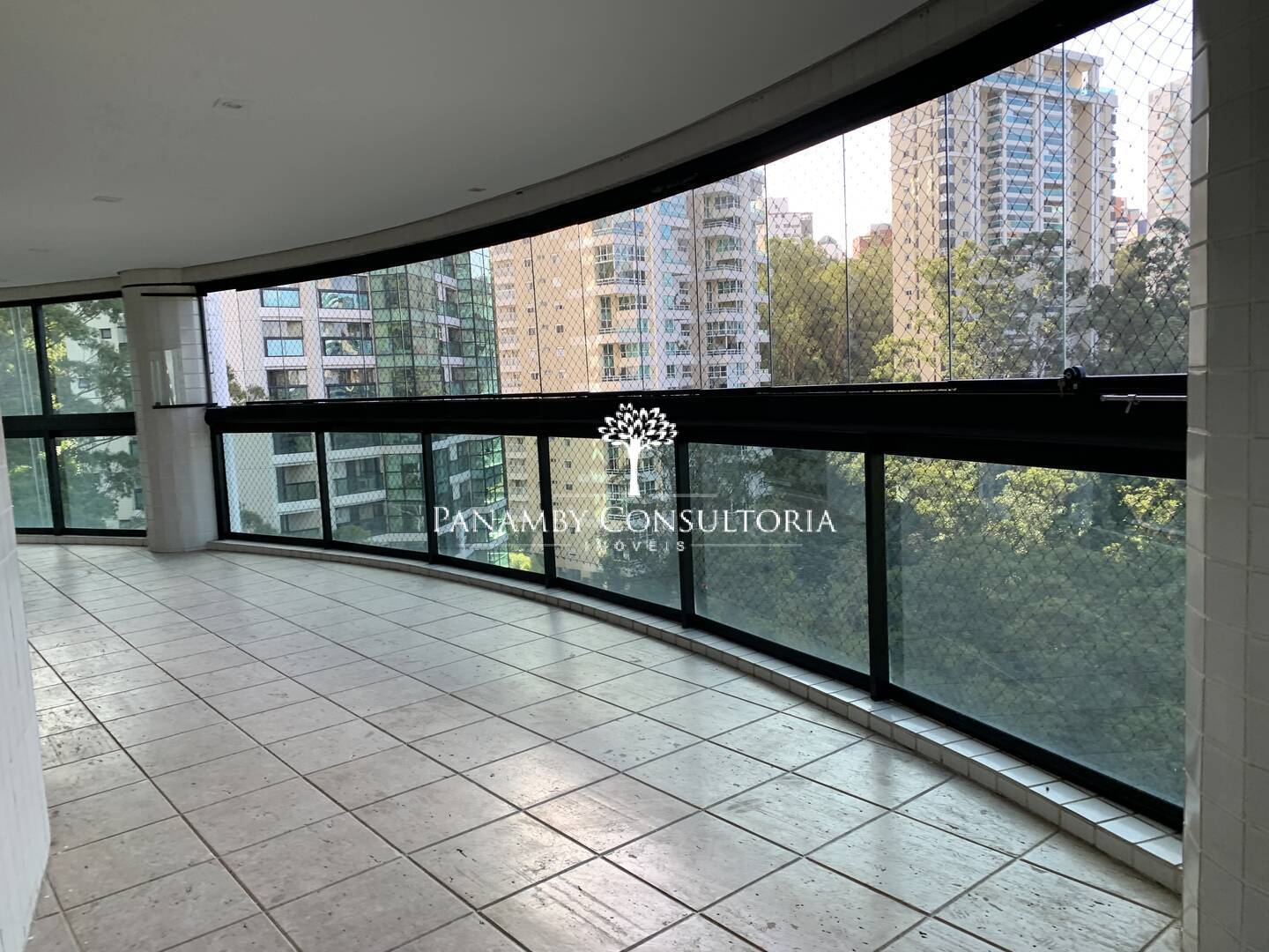 Apartamento para alugar com 4 quartos, 400m² - Foto 2